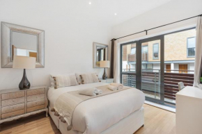 2 Horseshoe, London